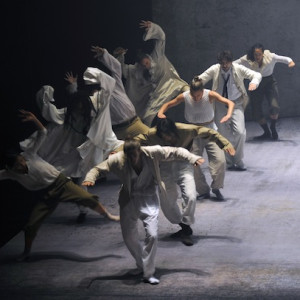 Hofesh Shechter' Sun.  Photo: Gabriele Zucca.